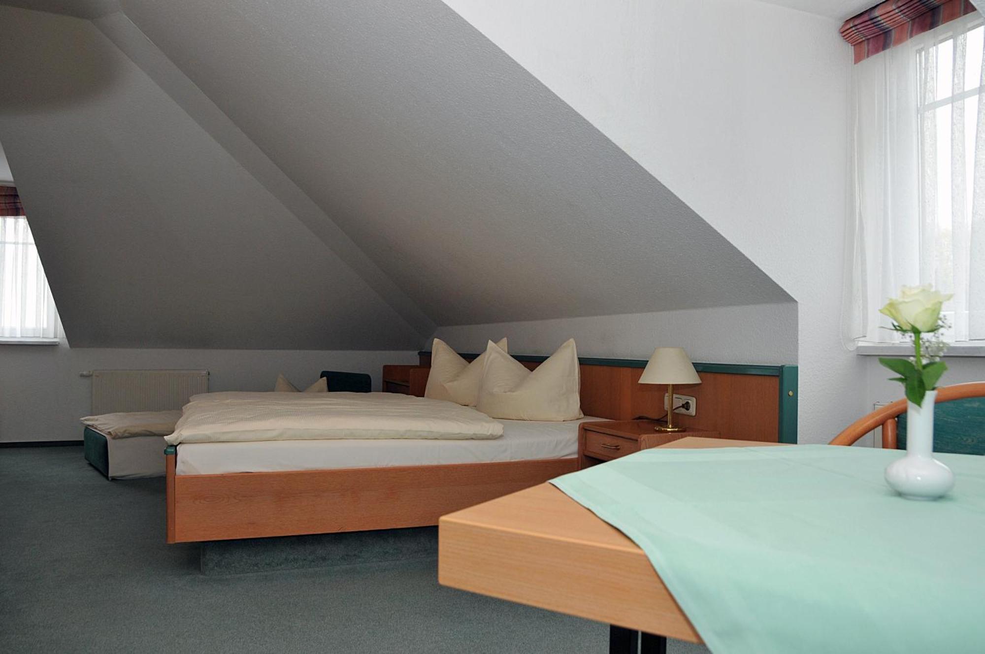 Hotel Friesen Werdau Esterno foto