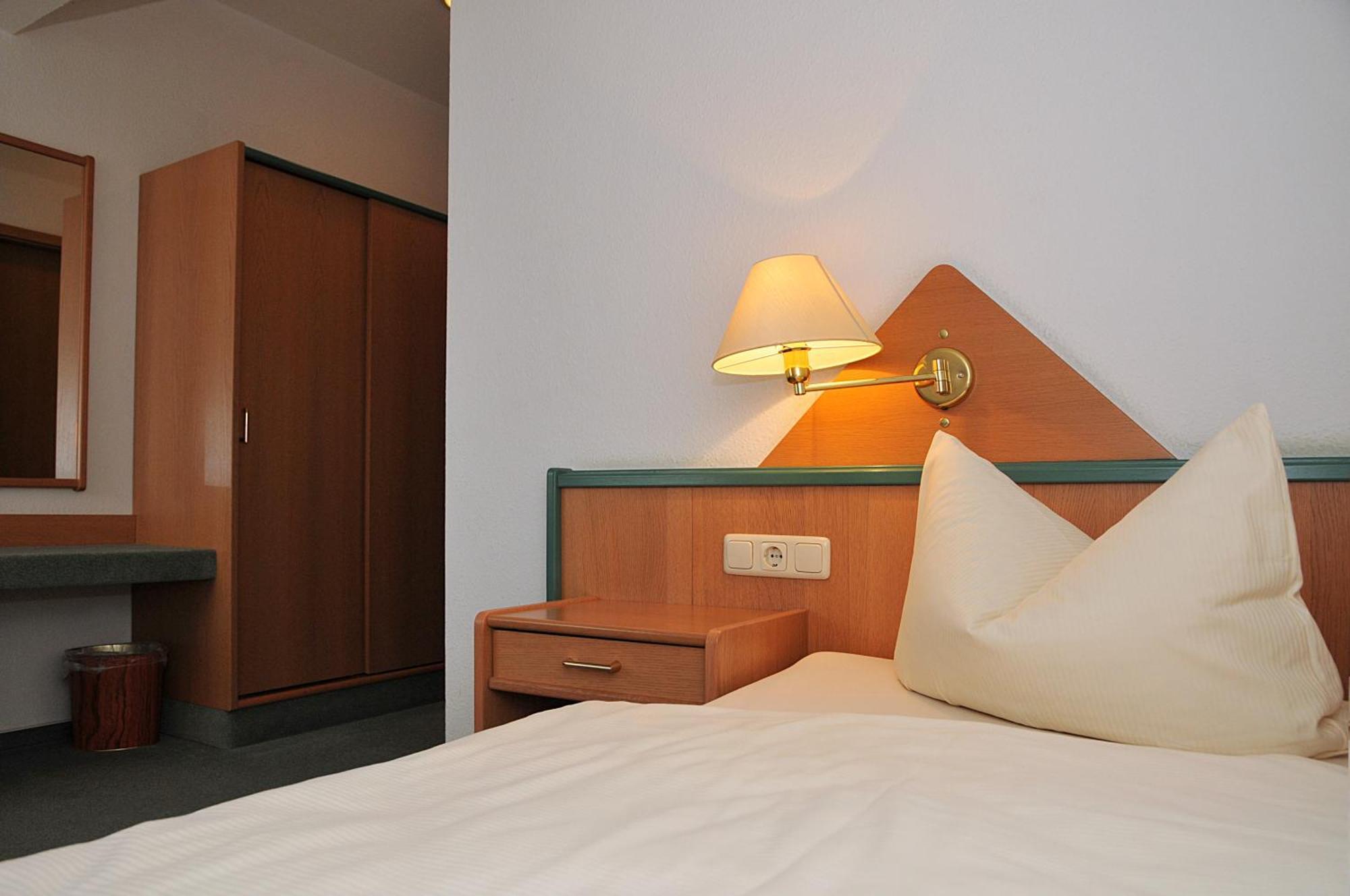 Hotel Friesen Werdau Esterno foto