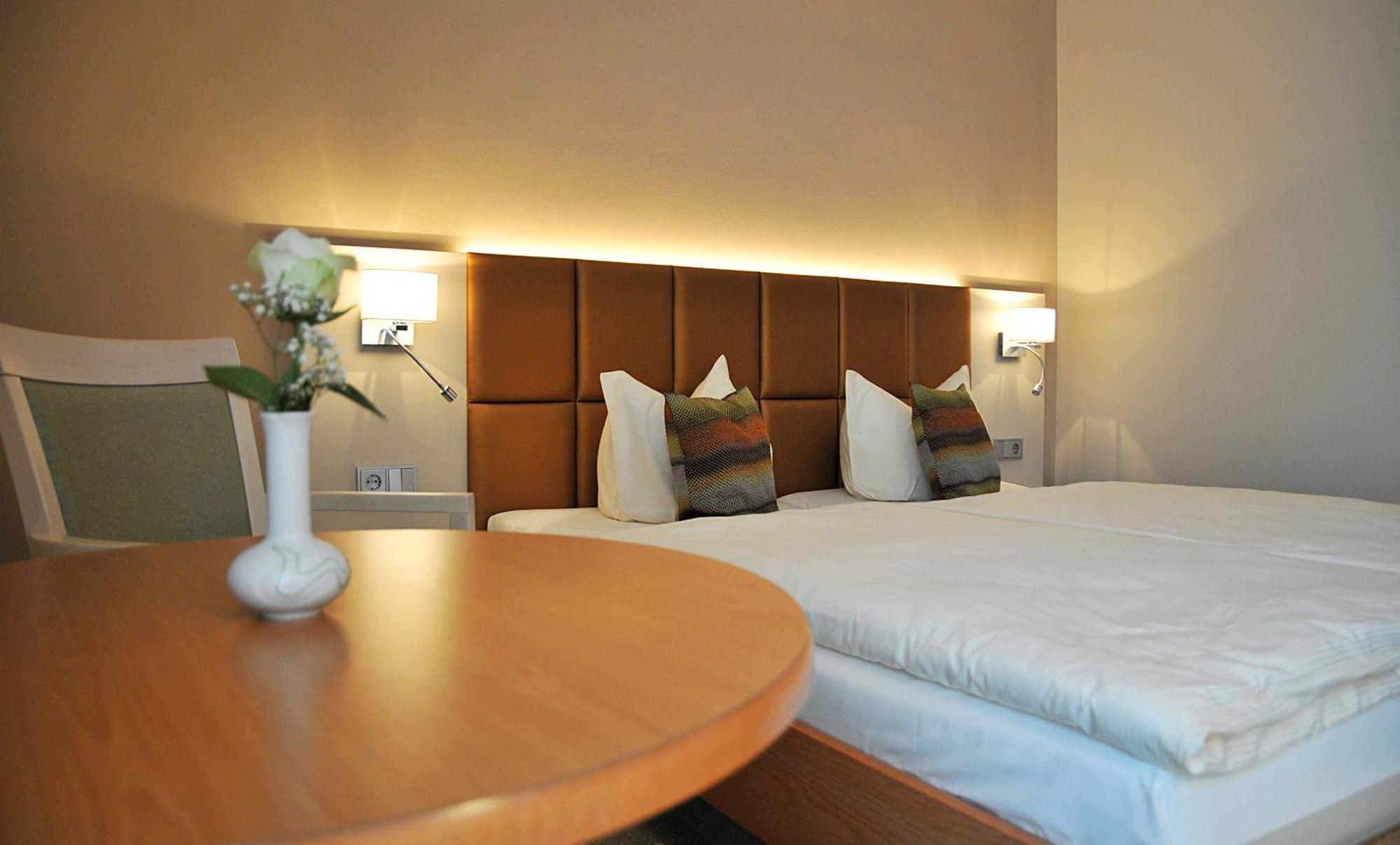 Hotel Friesen Werdau Esterno foto