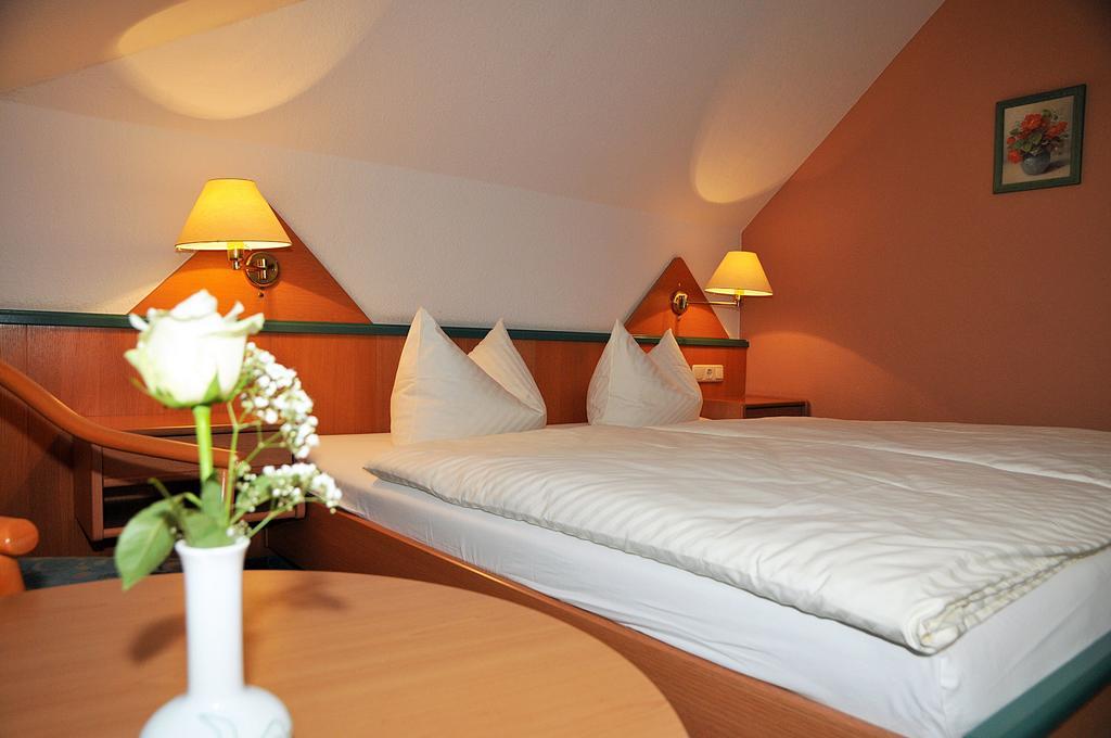 Hotel Friesen Werdau Esterno foto