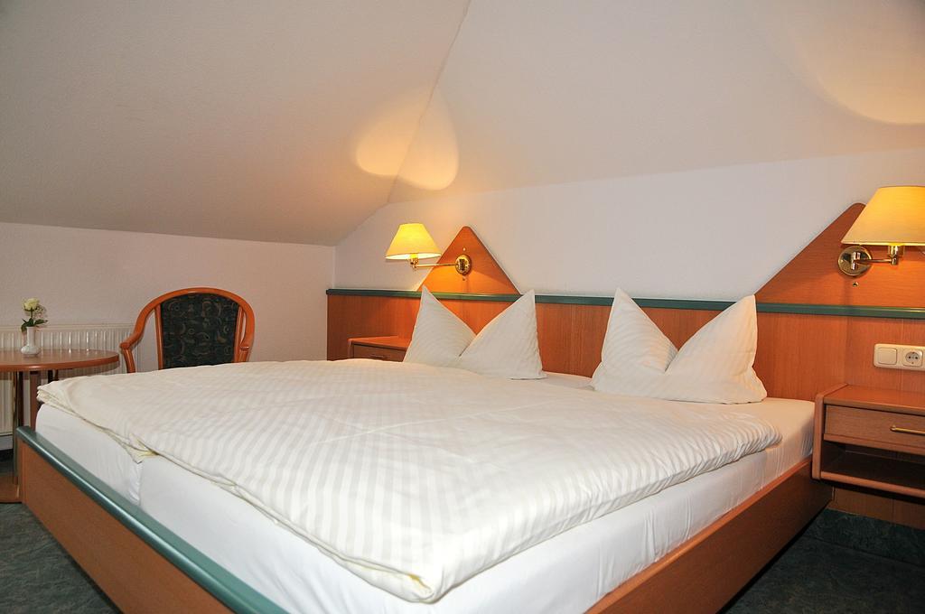 Hotel Friesen Werdau Esterno foto